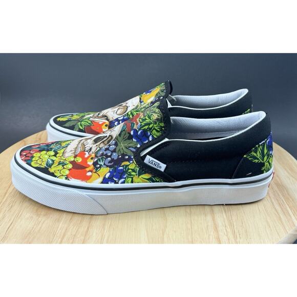 Vans Classic Slip-On Fruit’ Skull Black White Canvas Shoes Sz Men 8.5 Women 10 - Picture 2 of 13